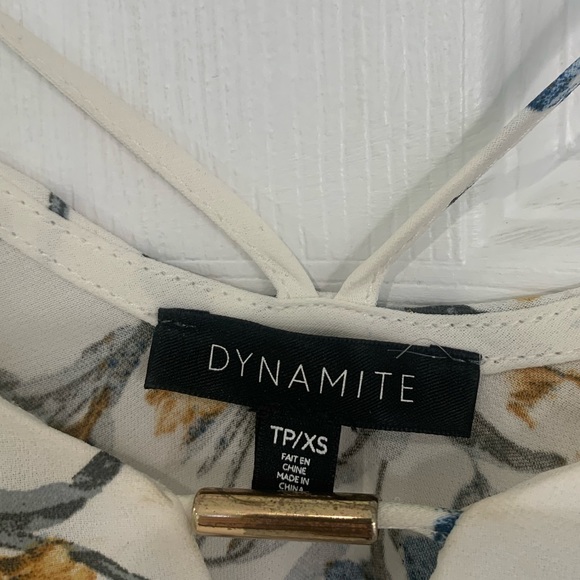 White floral flowy shirt - Picture 3 of 3